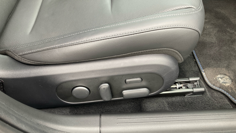 Hyundai IONIQ 6 168kW Ultimate 77kWh 4dr Auto Electric Saloon